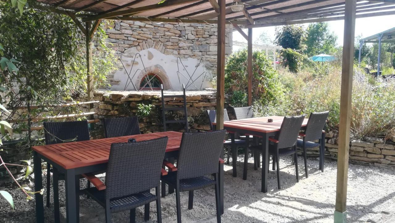 Le Mas De Carrie Bed and Breakfast Parisot  Εξωτερικό φωτογραφία